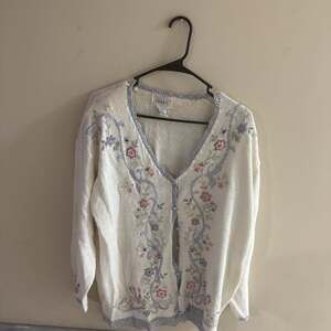 Jenny Vintage White Floral Embroidered Cardigan Sweater with Pearl Buttons